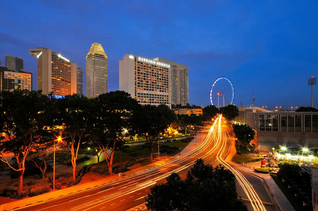 8-singapore-night-skyline-flickr-andyleophotography